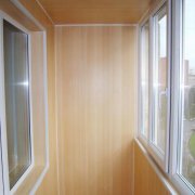 Plastikbalkondekoration: Mach es richtig