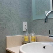 Μπορώ να χρησιμοποιήσω υγρή ταπετσαρία στο μπάνιο