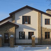 So dekorieren Sie die Fassade des Hauses: Wir wählen Materialien aus