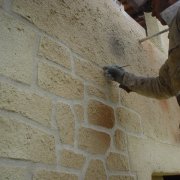 Intonaco siliconico per la facciata: caratteristiche del materiale