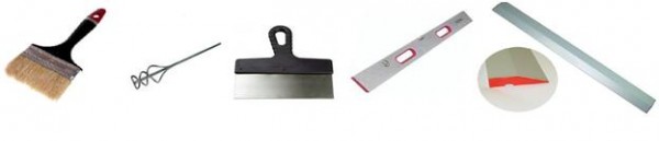 Werkzeuge zum Verputzen eines Abhangs