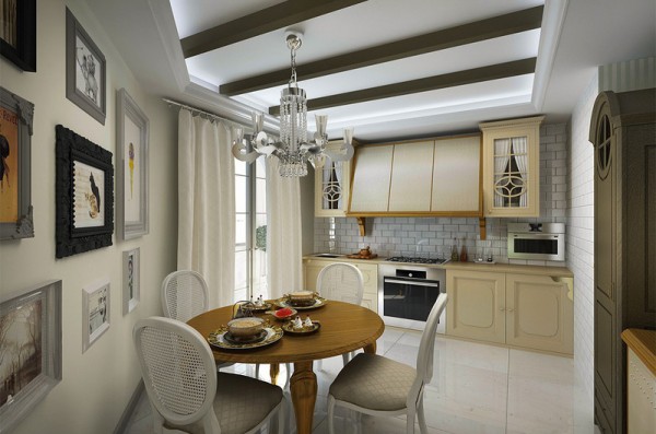 Falsche Balken im Dekor der Decke der Küche Falsche Balken im Dekor der Decke der Küche