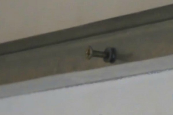 Fastening the expansion bolt shield - nails Fastening the expansion bolt shield - nails