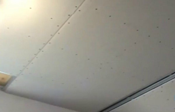 Fastening with screws on all cells Fastening with screws on all cells