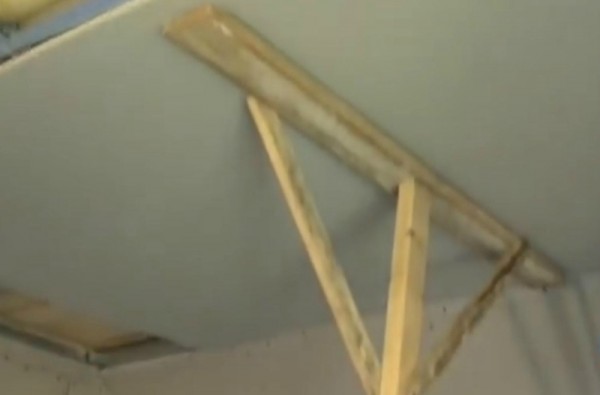 Upper stop Upper stop