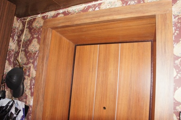 Довършителни отвори за дърво с пластмаса Довършителни отвори за дърво с пластмаса