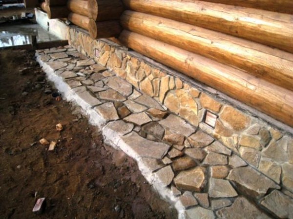 Каменна цокъл и щора Каменна цокъл и щора