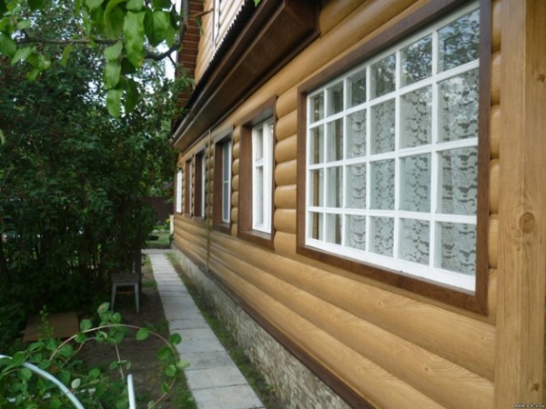 Facade of a log house