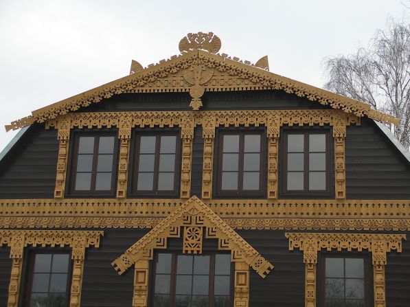 Painéis de madeira com elementos esculpidos Painéis de madeira com elementos esculpidos