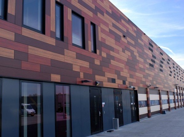 Painéis de madeira: projeto de revestimento de fachada Painéis de madeira: projeto de revestimento de fachada