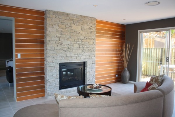 Πάνελ στο εσωτερικό Πάνελ στο εσωτερικό