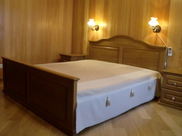 Schlafzimmer mit Lärchenfutter fertig