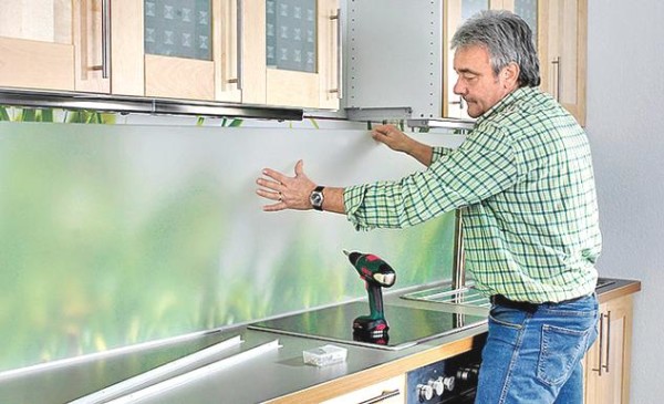 ألواح زجاجية لتزيين الجدران ألواح زجاجية لتزيين الجدران