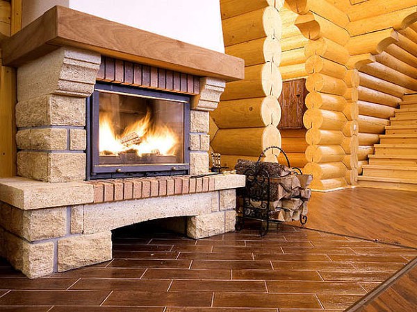 A combination of various materials in the decoration