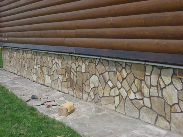 Dekorasyon için doğal taş kullanıyoruz