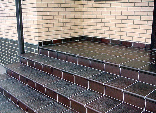 Pose de carreaux de clinker pour escaliers Pose de carreaux de clinker pour escaliers