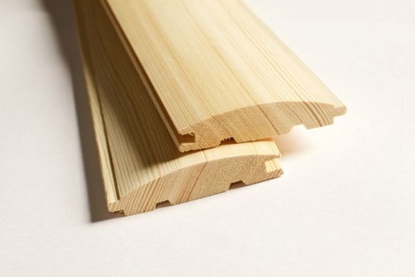 Forro de madeira: casa de bloco