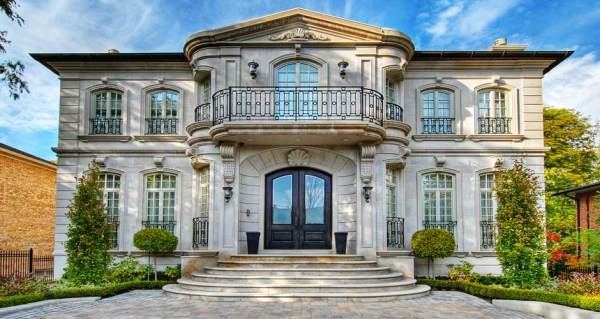 Di fronte a facciate in pietra naturale: calcare grigio