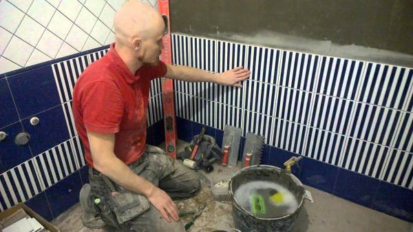 Instalación de un mosaico de costura en una costura Instalación de un mosaico de costura en una costura