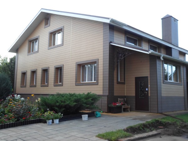 Облицовка с предни панели от полимерно дърво