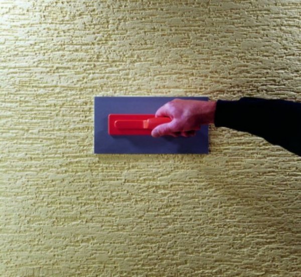 Dieses Muster wird mit streng horizontalen Bewegungen mit einer Reibe erhalten