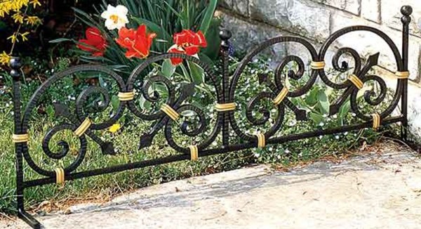 Clôture qualitativement peinte