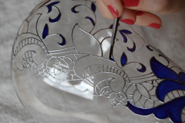 Peinture sur verre avec des vitraux Peinture sur verre avec des vitraux