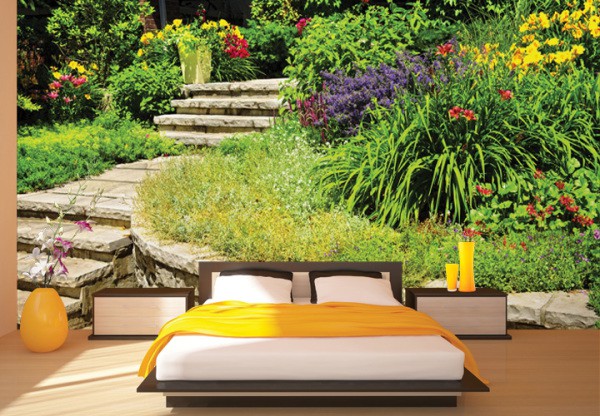 Bunte Fototapete im Schlafzimmerinnenraum