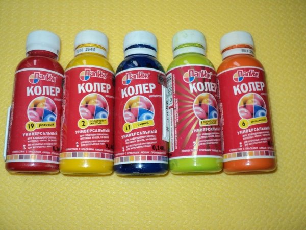 Pasta tintométrica para diferentes tipos de tinta, adicionada ao branco para dar a tonalidade desejada