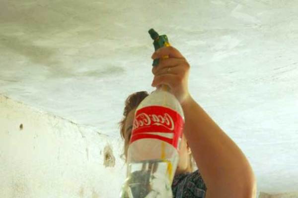 Die Decke nass machen