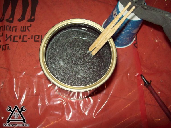 Nicht verdünnte Hammerfarbe in einer Dose