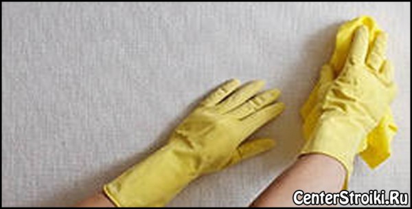 Enlevez les taches de graisse du papier peint