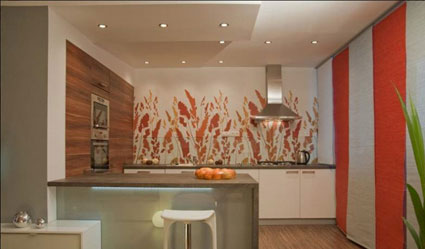 Rayures verticales sur les murs de la cuisine