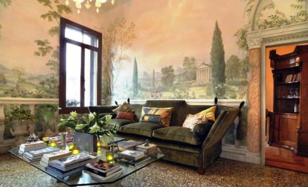 Живопис в хола