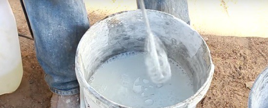 يجب أن يتم تطبيقه باستخدام مجرفة ، والتي يجب أن تكون مصنوعة من الفولاذ المقاوم للصدأ. يجب أن يتم تطبيقه باستخدام مجرفة ، والتي يجب أن تكون مصنوعة من الفولاذ المقاوم للصدأ.