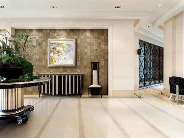 Platte aus kleinformatiger Porzellanfliese