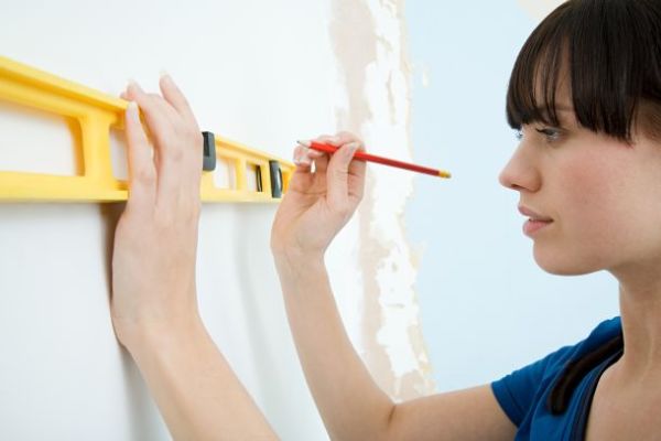 نصنع علامات للجدران