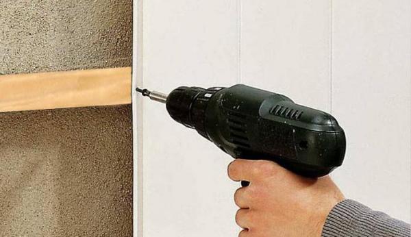 تكسية الجدران بألواح بلاستيكية