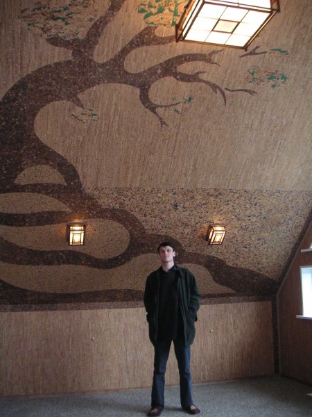 Das Bild an der Wand aus Kork. Mit dieser Dekoration sieht Ihr Zuhause nicht nur reich aus, sondern wird auch wirklich originell.