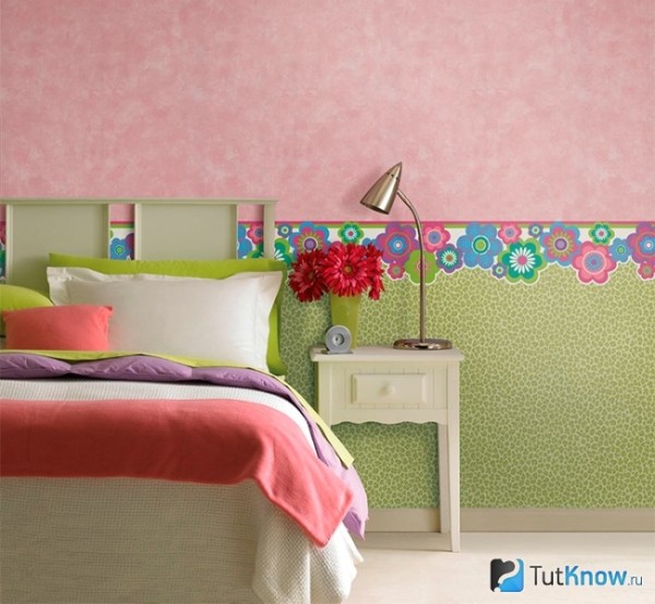 A borda na parede do quarto