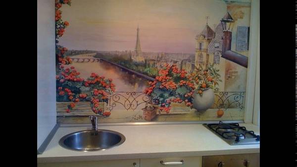 لوح الحائط فوق سطح العمل لوح الحائط فوق سطح العمل