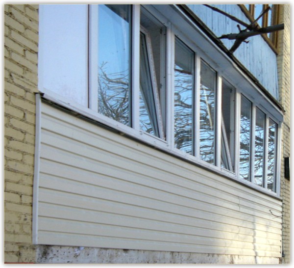 Επένδυση της χαγιάτι έξω