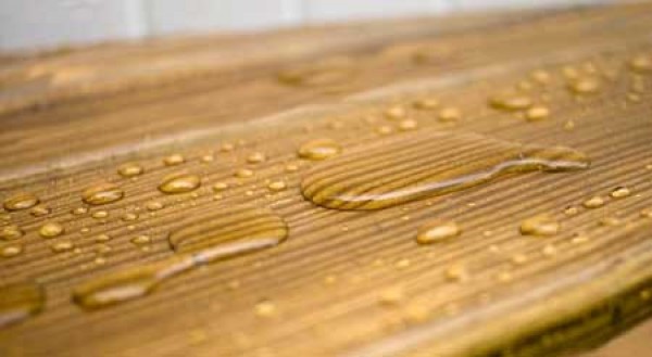 Giving wood water-repellent properties, wax impregnation does not deprive it of vapor permeability Giving wood water-repellent properties, wax impregnation does not deprive it of vapor permeability