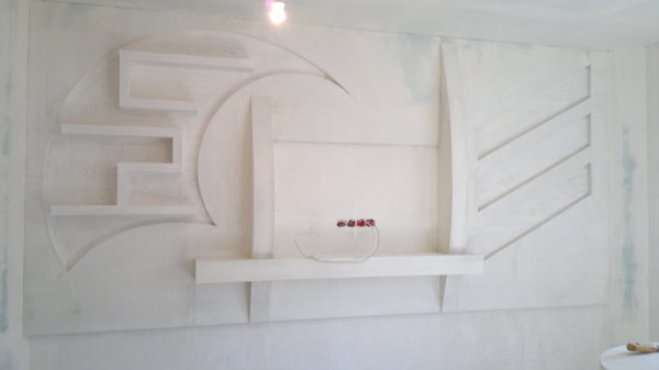 Mit Trockenbau können wir leicht verschiedene ungewöhnliche Strukturen an den Wänden unseres Hauses oder unserer Wohnung bauen