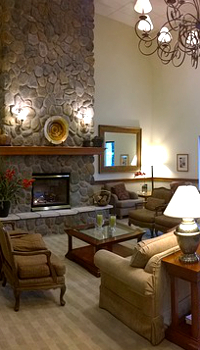 Κλασική διακόσμηση με τζάκι