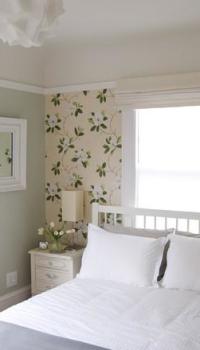 Une combinaison de papiers peints aux couleurs vives