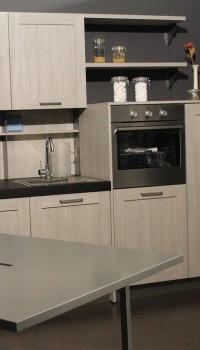 Mutfaktaki metal duvar kağıdı gizem ve estetik katacak.