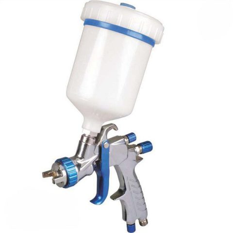 Das Foto zeigt ein Beispiel einer mechanischen manuellen Geschossmaschine