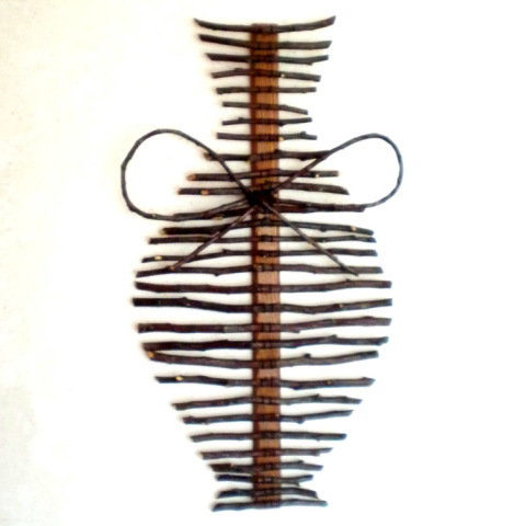 Ahşap panel-ikebana'da ana olanlar çeşitli eklemelerle ağaç dallarıdır