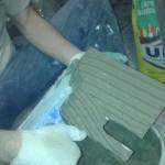 Εφαρμογή κόλλας πλακιδίων